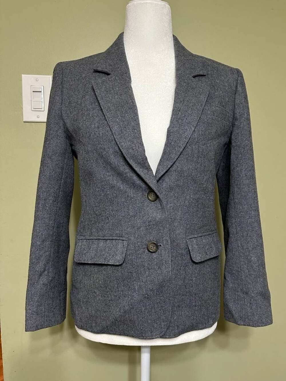 Womens Pendleton Petite 100% Virgin Wool Gray Blazer Jacket Size 2 **Flaws**